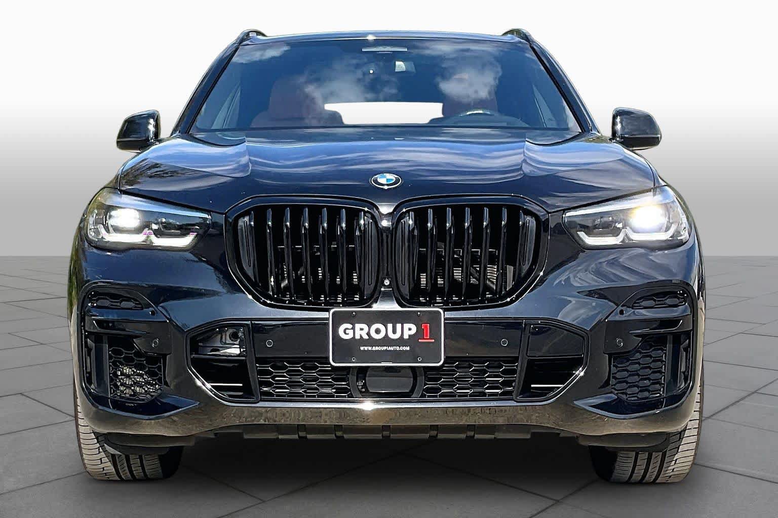 Used 2022 BMW X5 xDrive40i w/ M Sport Package AWD/4WD image 3