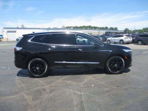 Used 2023 Buick Enclave Essence w/ Experience Buick Package AWD/4WD image 4