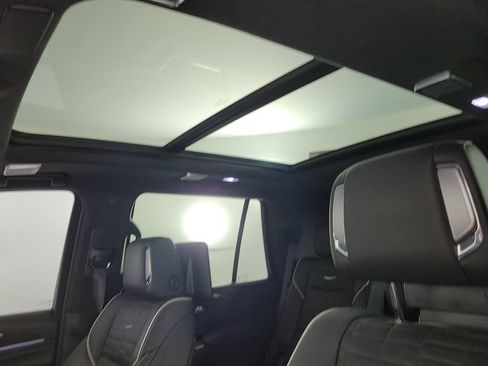 Certified 2024 Cadillac Escalade Sport Platinum w/ LPO, ONYX Package AWD/4WD image 18