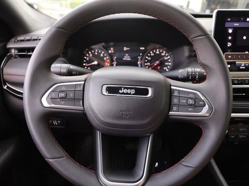Used 2024 Jeep Compass Trailhawk AWD/4WD image 11
