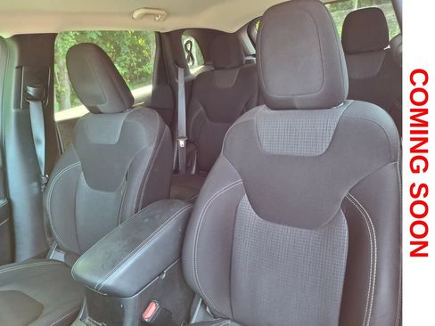 Used 2015 Jeep Cherokee Latitude AWD/4WD image 12