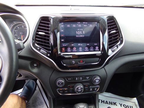 Used 2019 Jeep Cherokee Limited image 60