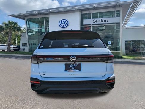 New 2026 Volkswagen Taos SE image 5