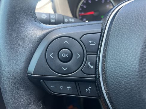 Used 2021 Toyota RAV4 XLE Premium FWD image 16