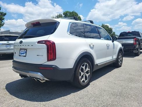 Used 2020 Kia Telluride EX w/ Towing Package FWD image 2