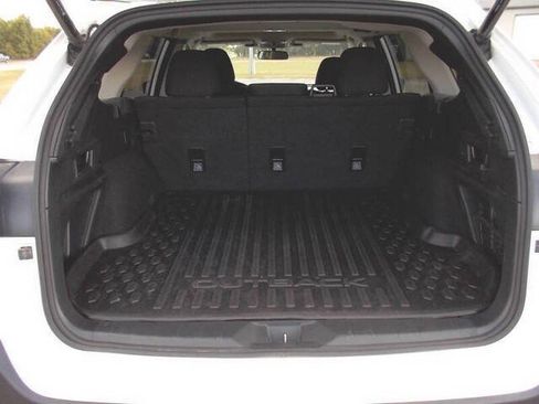 Used 2024 Subaru Outback Premium AWD/4WD image 13