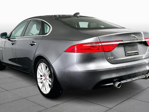 Used 2017 Jaguar XF Prestige image 11
