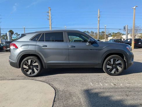 Certified 2024 Volkswagen Atlas Cross Sport SE image 7