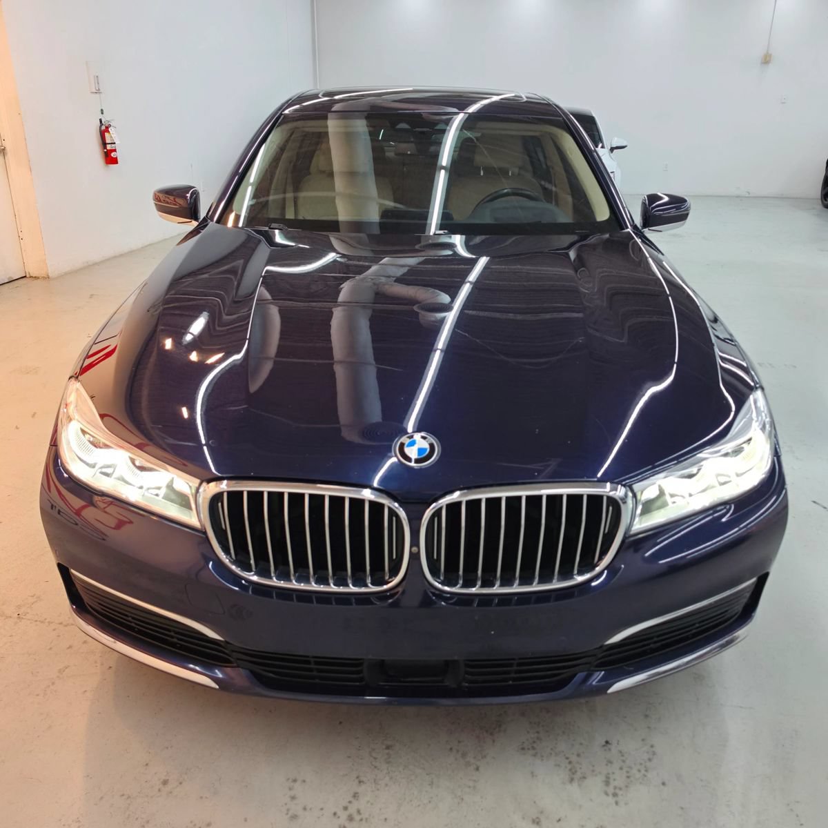 Used 2019 BMW 750i xDrive AWD/4WD image 9
