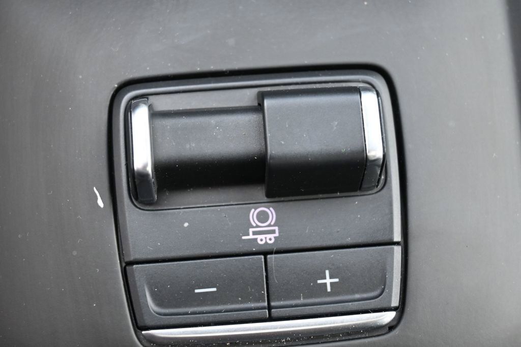 Used 2025 GMC Sierra 3500 Denali Ultimate AWD/4WD image 31