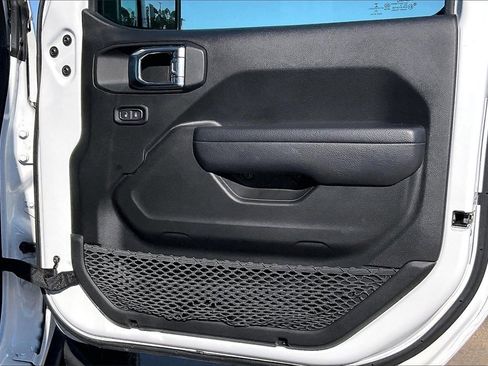 Used 2023 Jeep Gladiator Mojave image 29