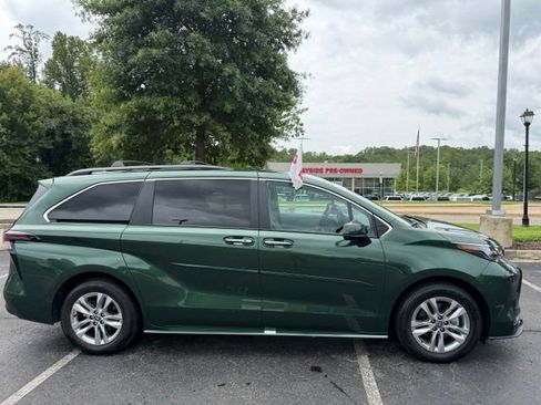 Certified 2025 Toyota Sienna XLE w/ XLE Plus Package AWD/4WD image 3