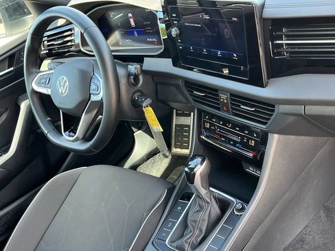 Used 2025 Volkswagen Jetta Sport FWD image 9