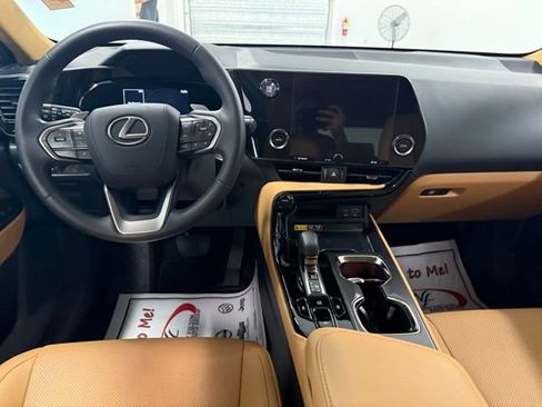 Used 2025 Lexus NX 250 FWD w/ Accessory Package (Z1) image 18