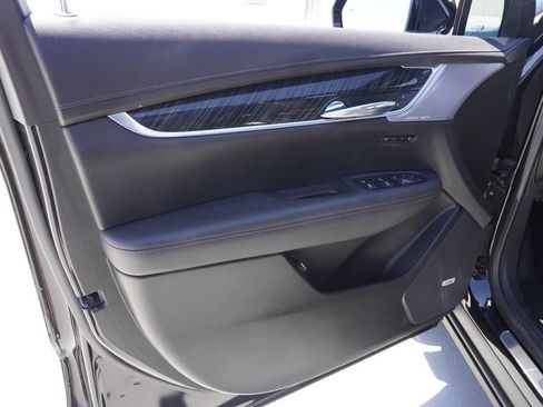 Certified 2024 Cadillac XT6 Premium Luxury FWD image 16