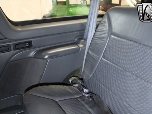Used 1992 Ford Bronco XLT image 15