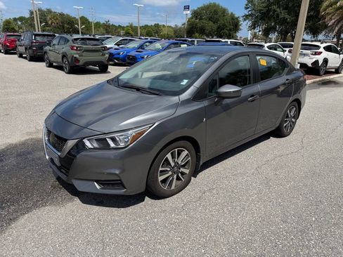Used 2021 Nissan Versa SV FWD image 10