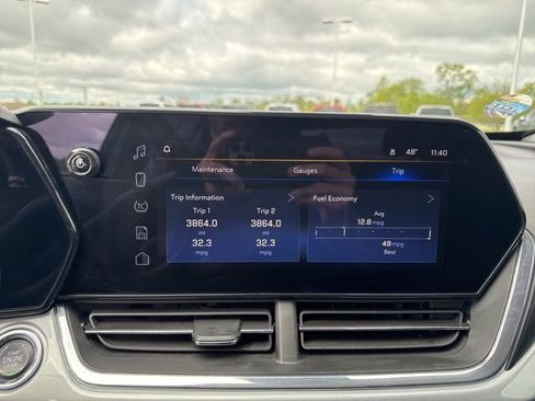Used 2025 Chevrolet Trax LT w/ LT Convenience Package FWD image 24
