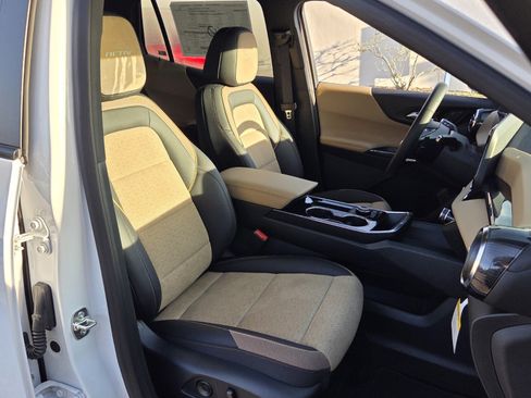 New 2026 Chevrolet Equinox ACTIV w/ Convenience Package III FWD image 23