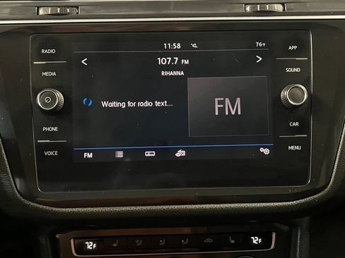 Used 2018 Volkswagen Tiguan SE w/ Panoramic Sunroof Package FWD image 22