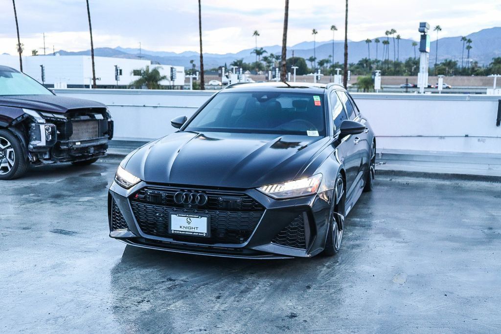 Used 2022 Audi RS 6 w/ Carbon Optic Package AWD/4WD image 4