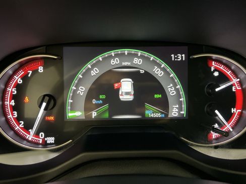 Used 2024 Toyota RAV4 XLE AWD/4WD image 17