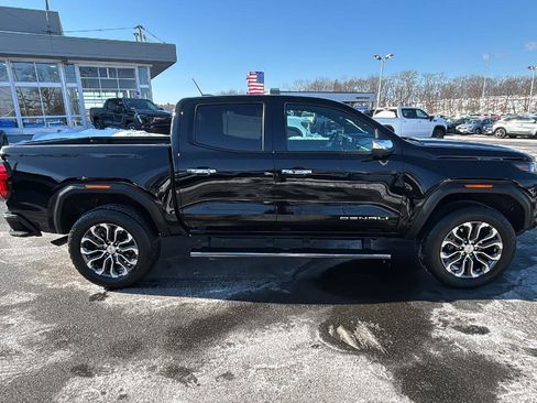 Used 2023 GMC Canyon Denali image 8