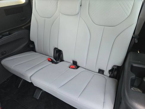 Used 2025 Hyundai Palisade SEL FWD image 12