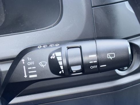 Certified 2025 Nissan Pathfinder S FWD image 16