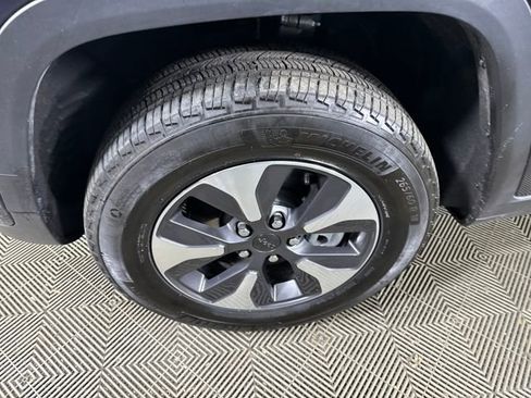 Used 2023 Jeep Grand Cherokee 4WD 4xe w/ Luxury Tech Group II image 10