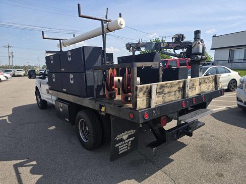 Used 2018 Ford F350 XL w/ Power Equipment Group RWD image 4