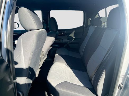 Used 2021 Toyota Tacoma TRD Sport w/ Technology Package image 23