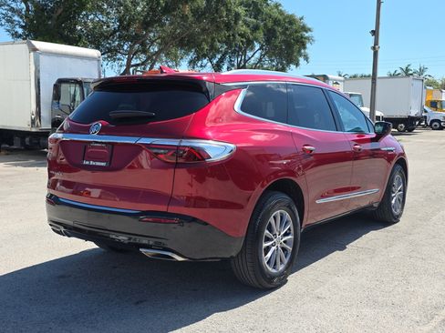 Used 2024 Buick Enclave Essence FWD image 7
