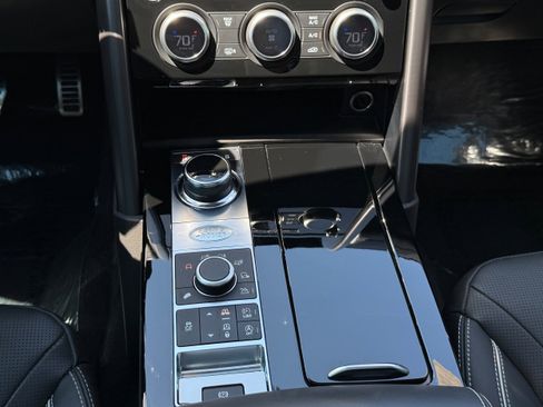 Used 2018 Land Rover Discovery HSE Luxury AWD/4WD image 16