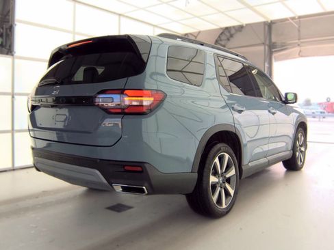 Used 2024 Honda Pilot Elite image 4