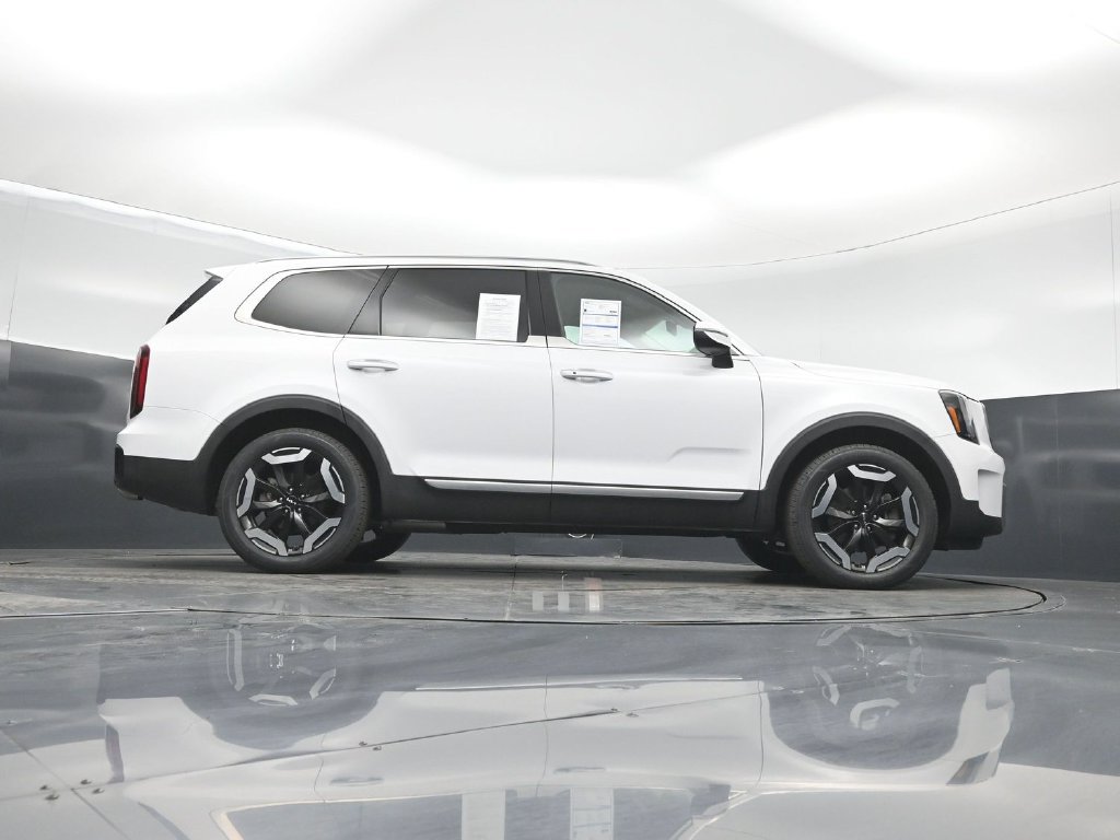 Used 2023 Kia Telluride S FWD image 49