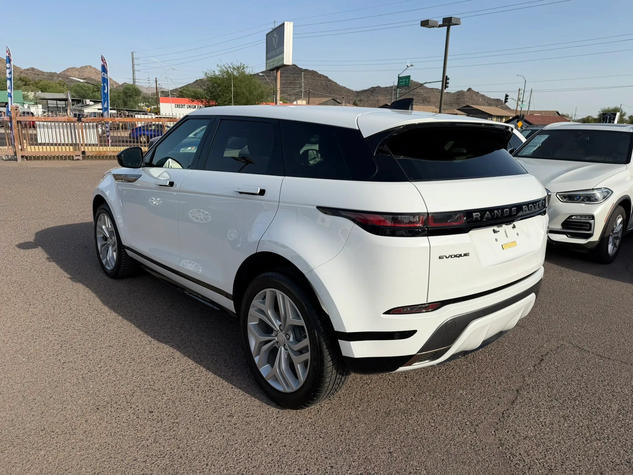 Used 2023 Land Rover Range Rover Evoque R-Dynamic SE AWD/4WD image 7