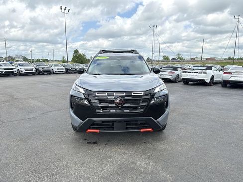 Used 2025 Nissan Rogue SV AWD/4WD image 16