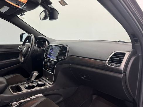 Used 2019 Jeep Grand Cherokee Altitude RWD image 39