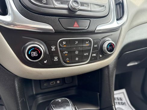 Used 2019 Chevrolet Equinox LT w/ Sun & Navigation Package image 22
