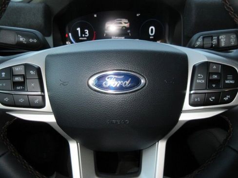 New 2026 Ford Explorer Active w/ Active Comfort Package image 30