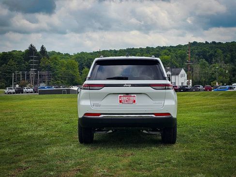 New 2026 Jeep Grand Cherokee Laredo X AWD/4WD image 4