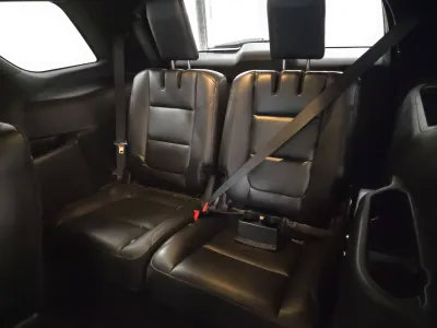 Used 2019 Ford Explorer XLT w/ XLT Sport Appearance Package AWD/4WD image 13