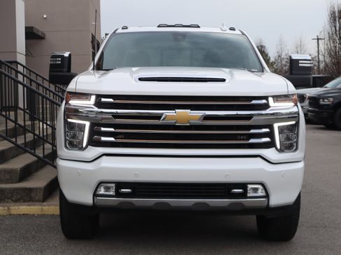 Used 2023 Chevrolet Silverado 2500 High Country w/ Technology Package image 4