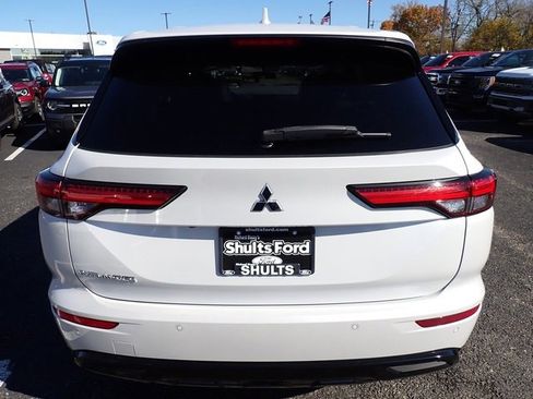 Used 2022 Mitsubishi Outlander SEL Black Edition image 7