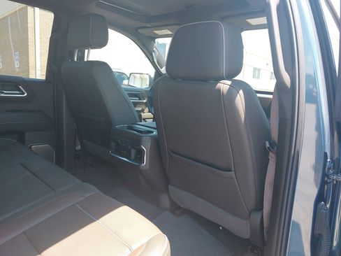 Used 2024 GMC Sierra 1500 Denali w/ Denali Reserve Package AWD/4WD image 12