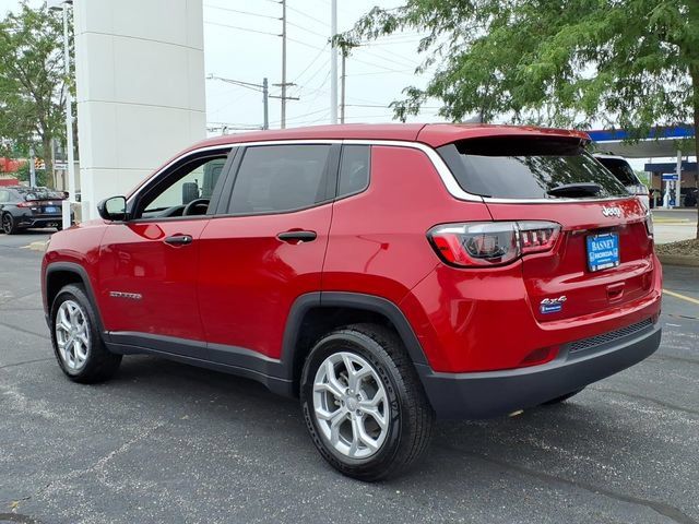 Used 2024 Jeep Compass Sport AWD/4WD image 7