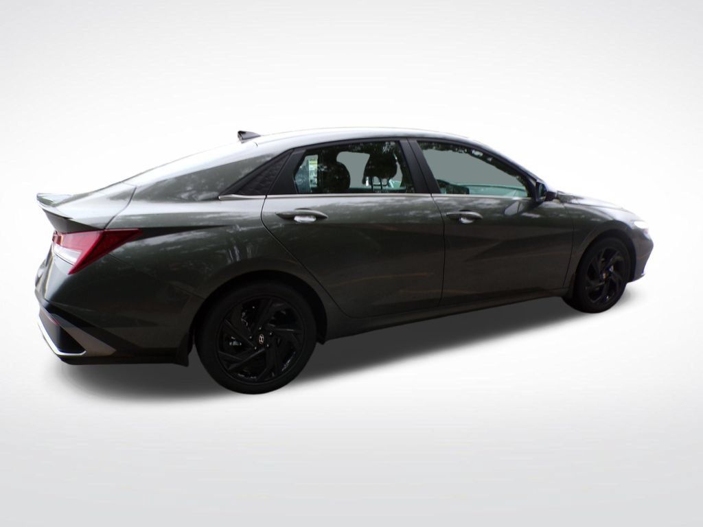 Certified 2026 Hyundai Elantra SEL Sport Premium FWD image 8