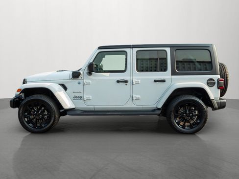 Used 2023 Jeep Wrangler Unlimited Sahara w/ Cold Weather Group AWD/4WD image 4