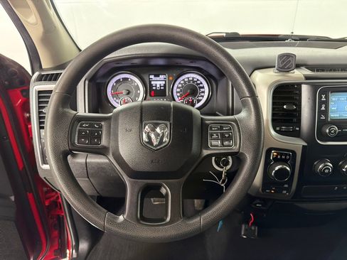 Used 2020 RAM 1500 Classic SLT AWD/4WD image 15